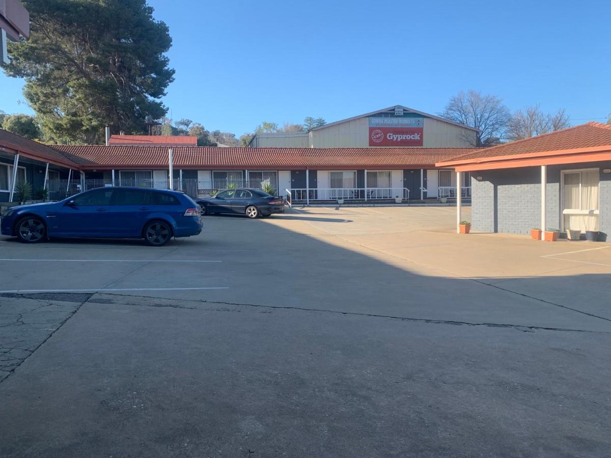 Countryman Motor Inn Каура Екстер'єр фото