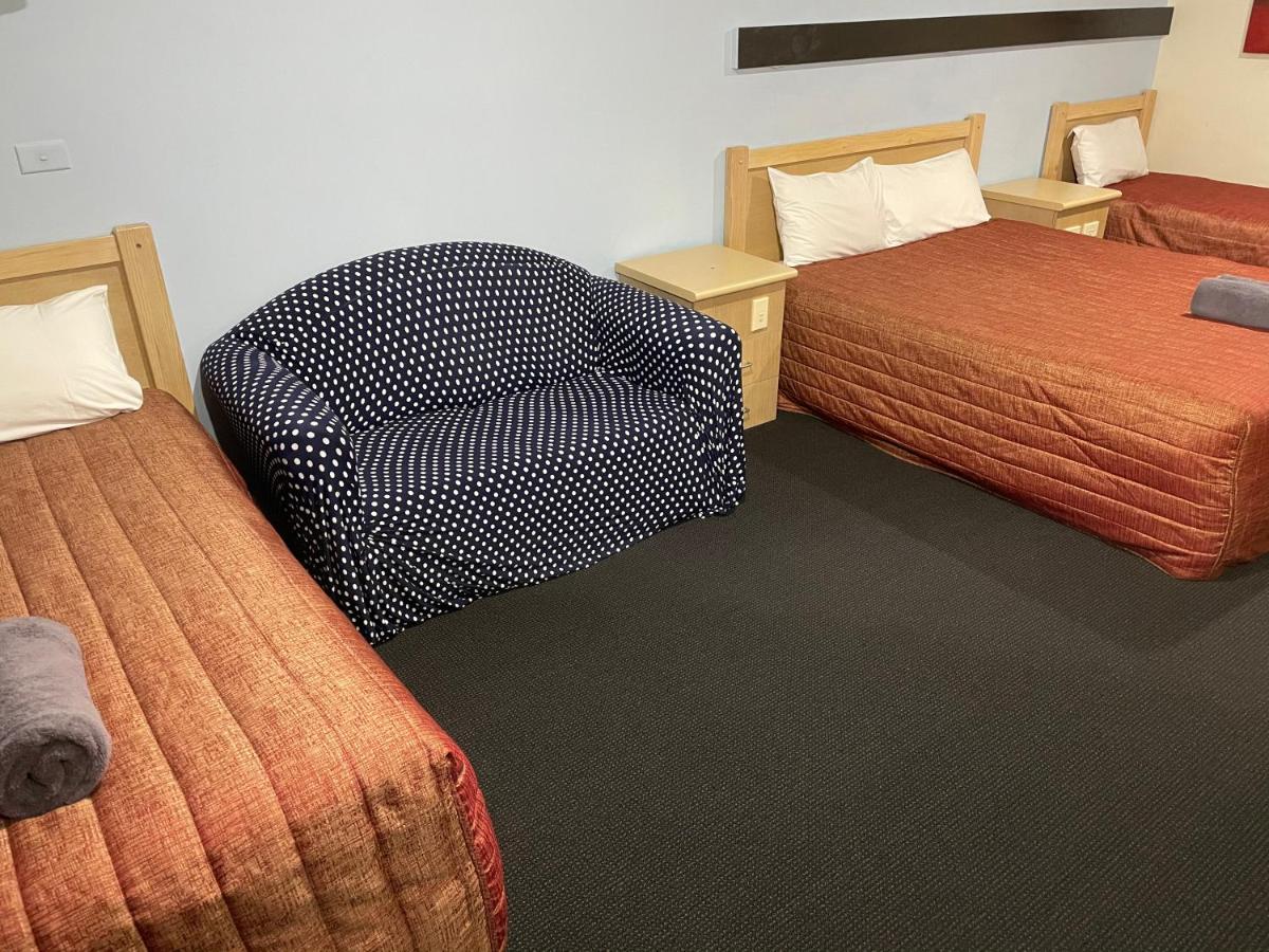 Countryman Motor Inn Каура Екстер'єр фото