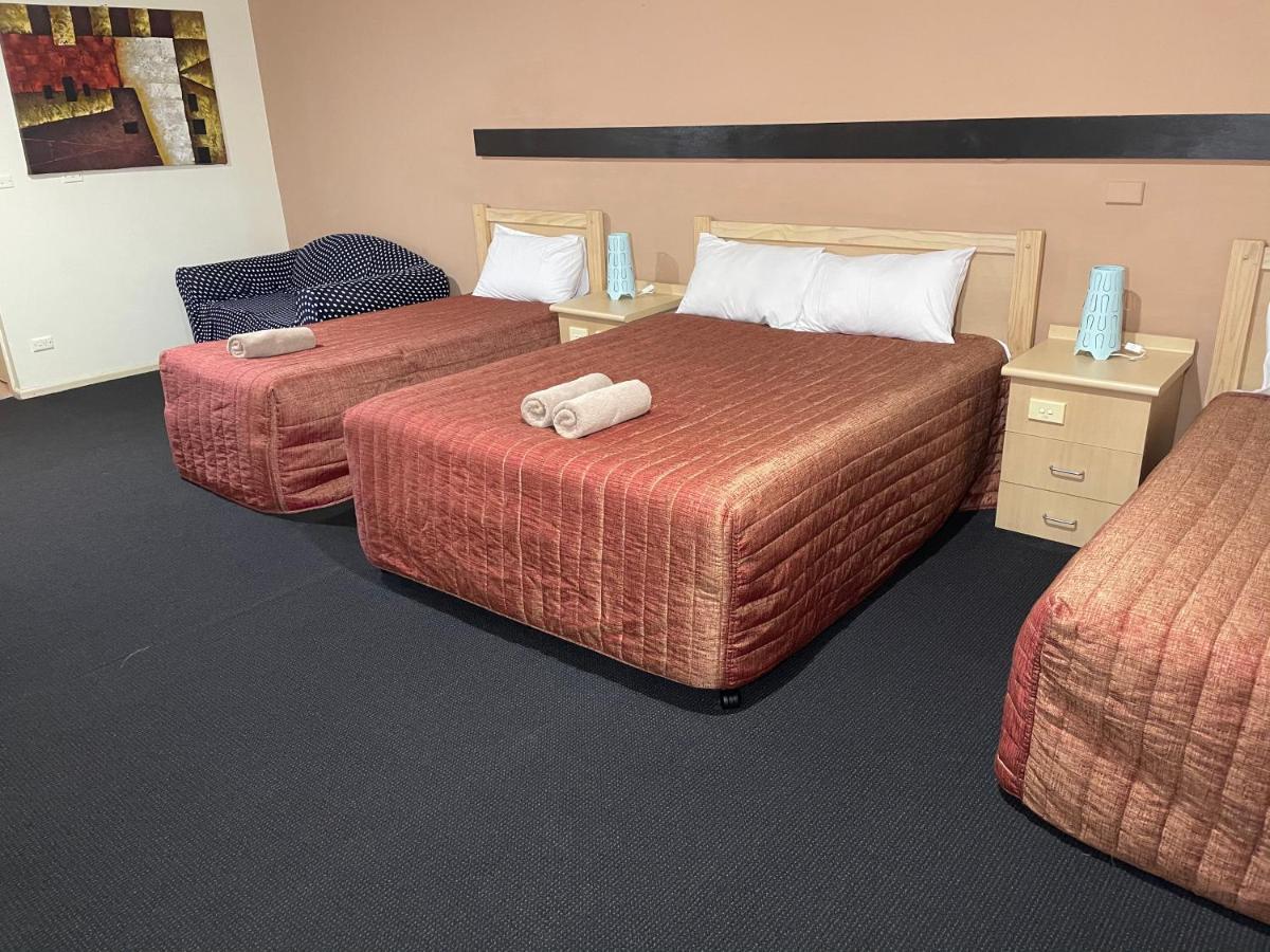 Countryman Motor Inn Каура Екстер'єр фото