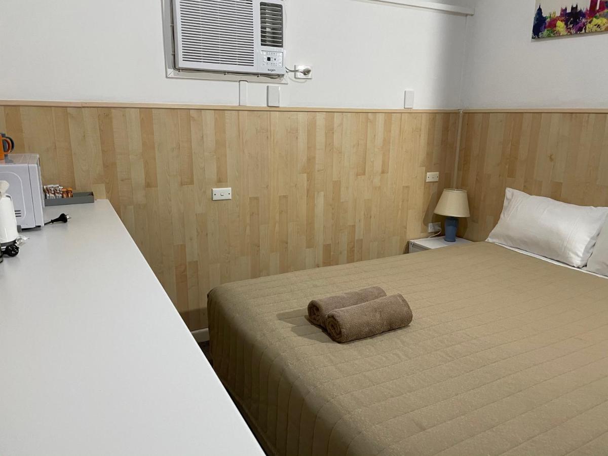 Countryman Motor Inn Каура Екстер'єр фото