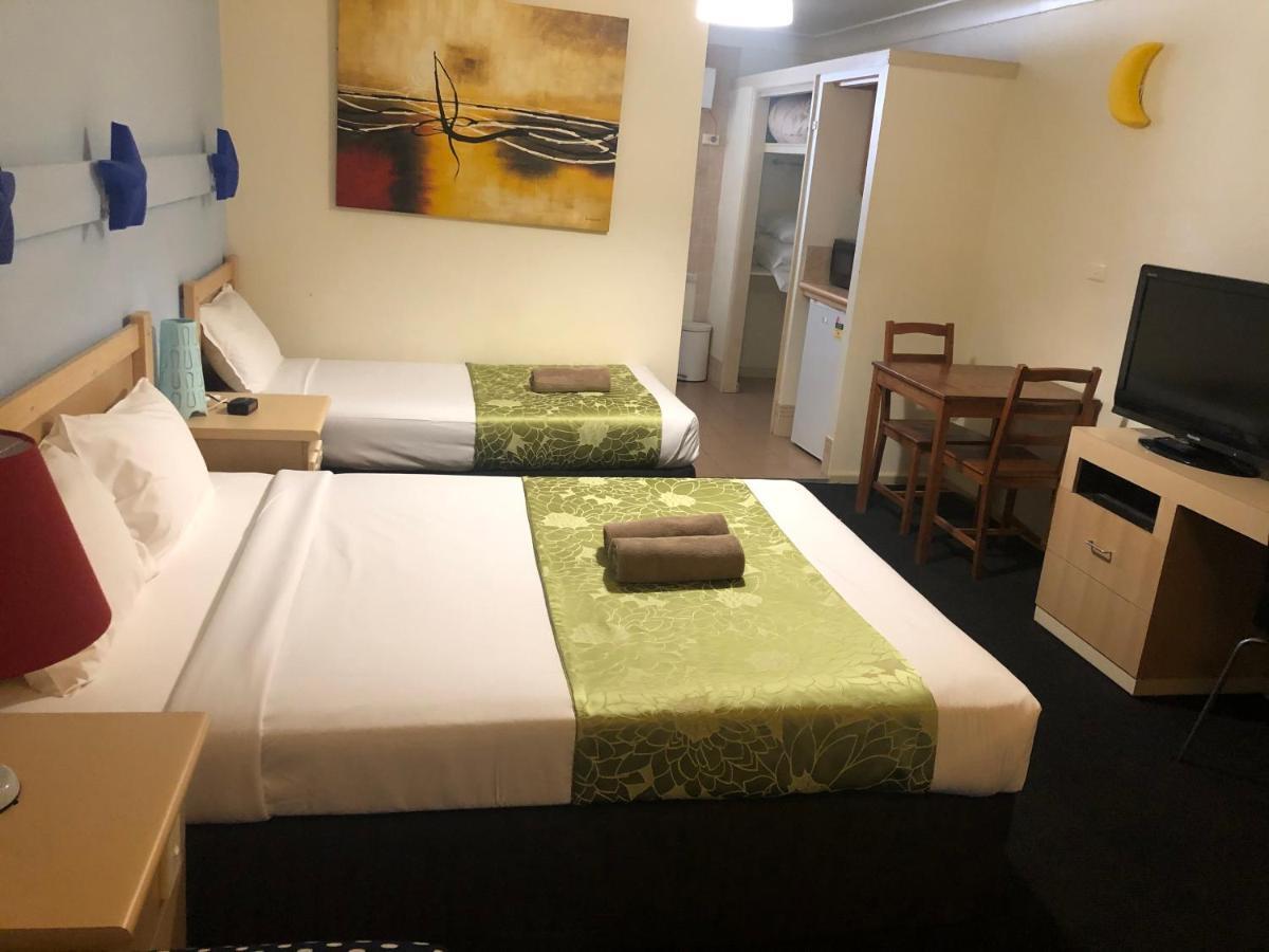 Countryman Motor Inn Каура Екстер'єр фото